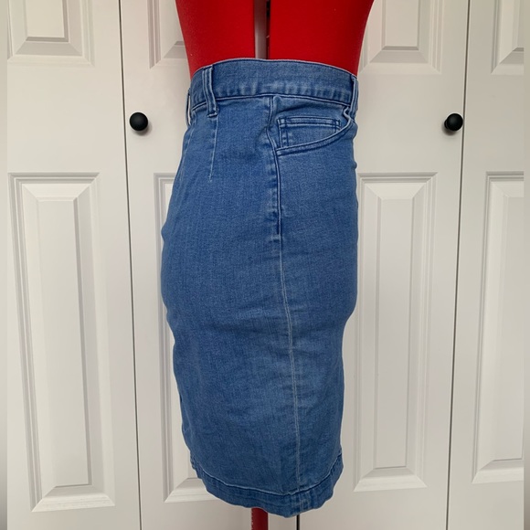 Seed Heritage Denim-like skirt with buttons AUS8 (US4) - Picture 3 of 7